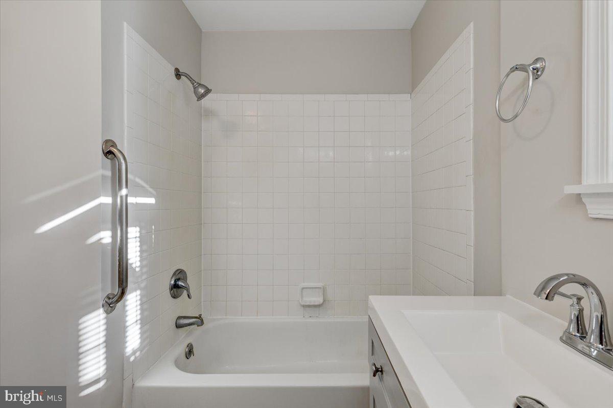 NORTH CHESAPEAKE BEACH - Residential Lease