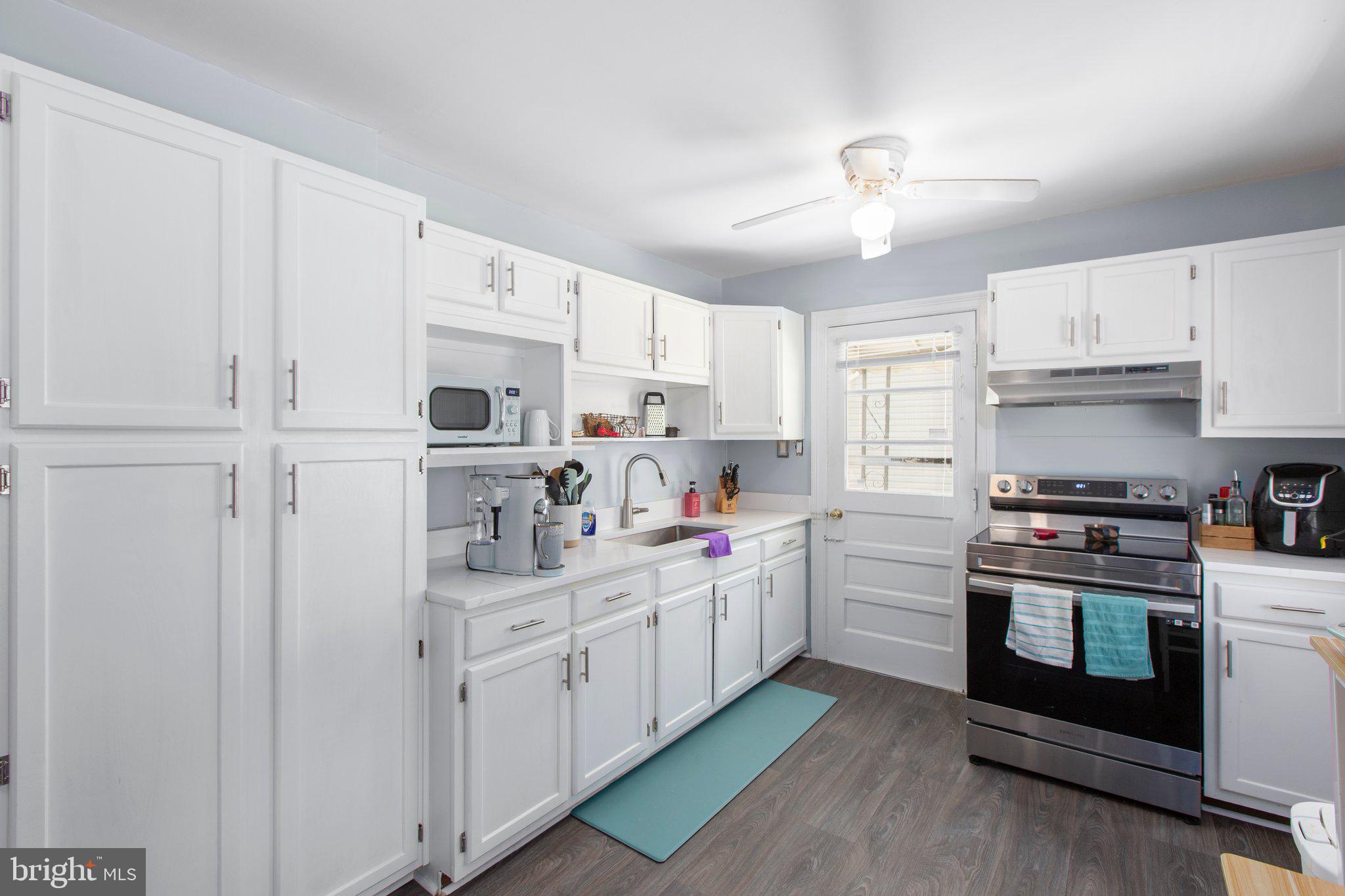 BLUFF POINT - Residential