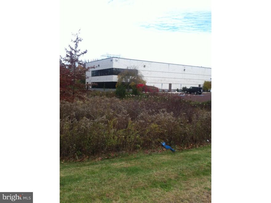 Newer masonry free standing building on 3  acres.  Building features 20  clear ceiling heights.  Loading dock and drive-in overhead door.  Office is 2000 s.f. on 2 stories... Warehouse/flex is 6000 s.f. (heated).  multiple year lease, triple net.