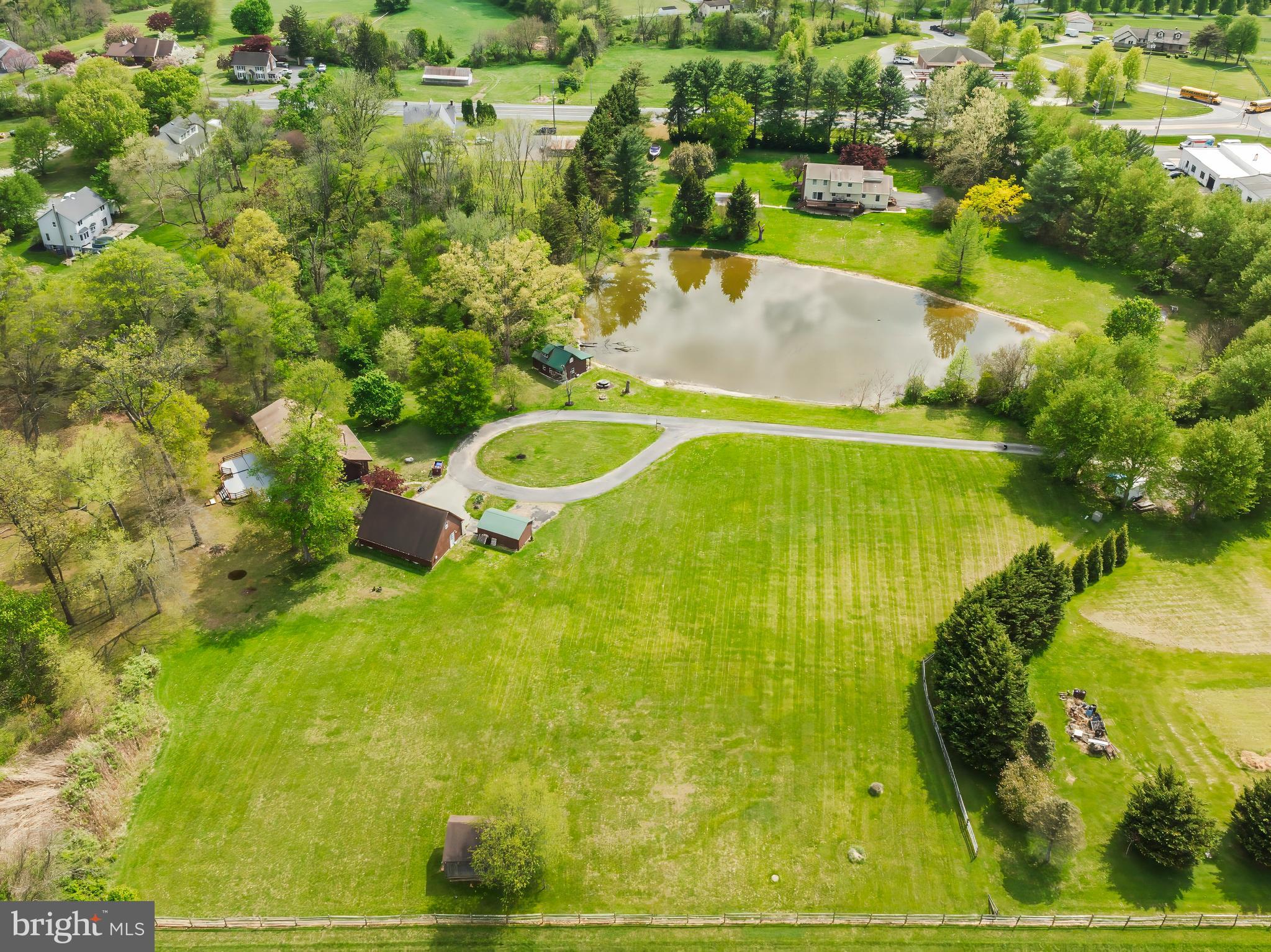 PONDS EDGE - Residential