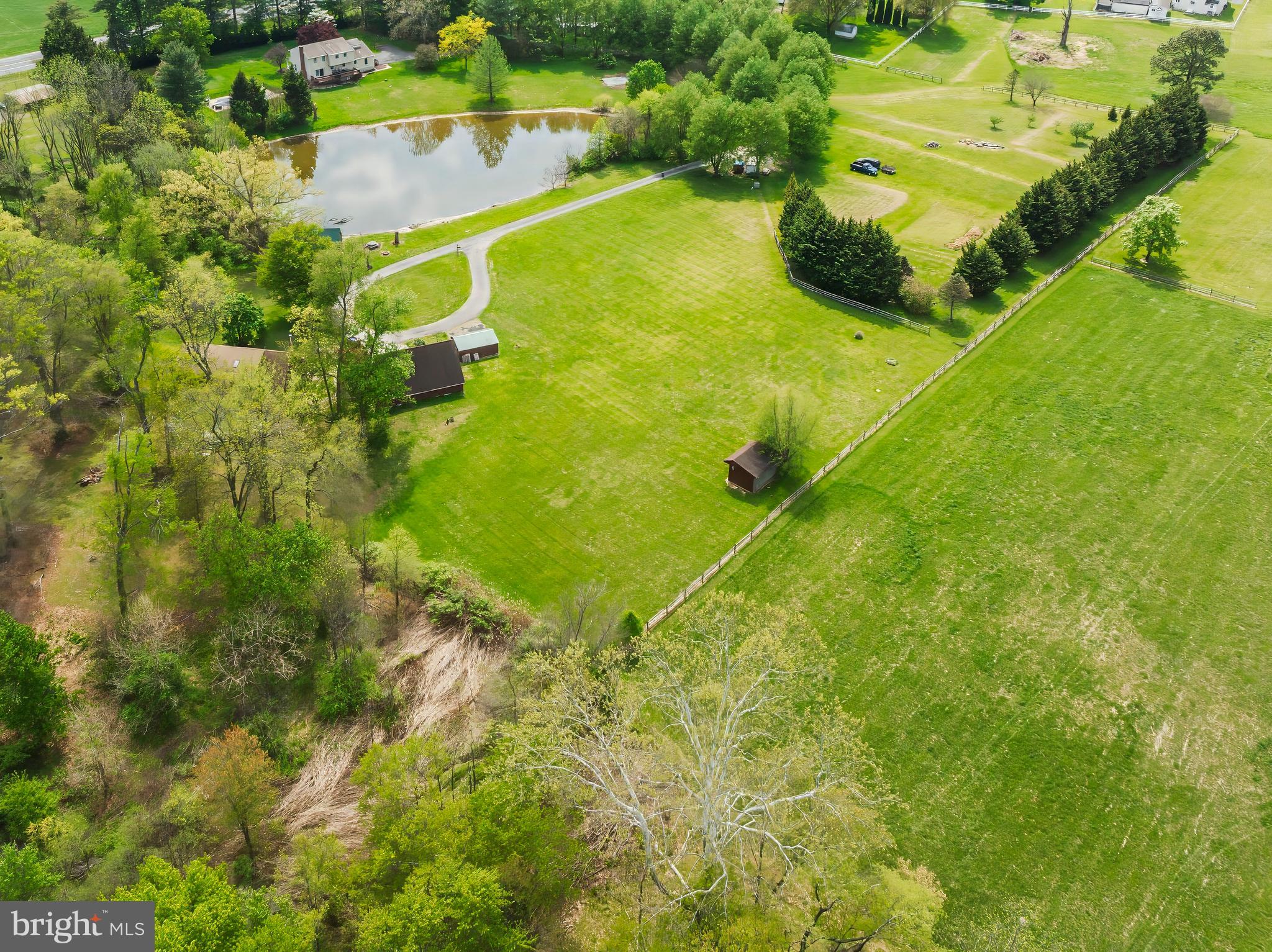 PONDS EDGE - Residential