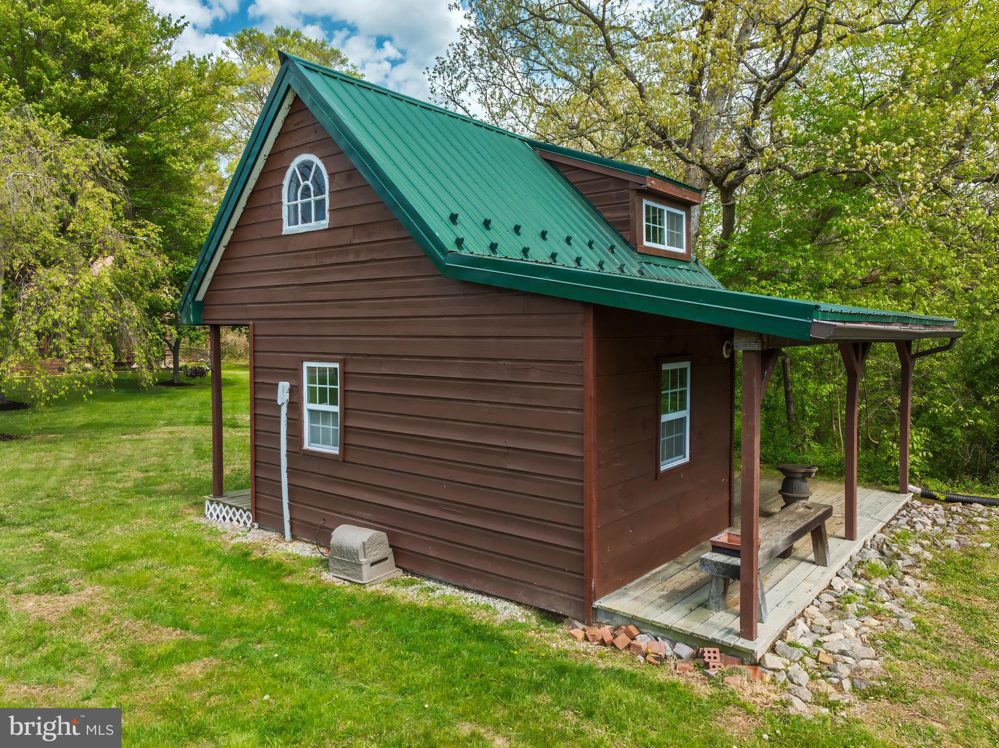 PONDS EDGE - Residential