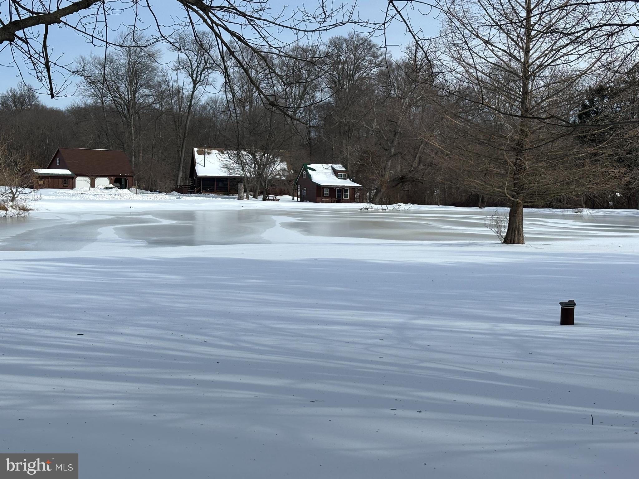 PONDS EDGE - Residential