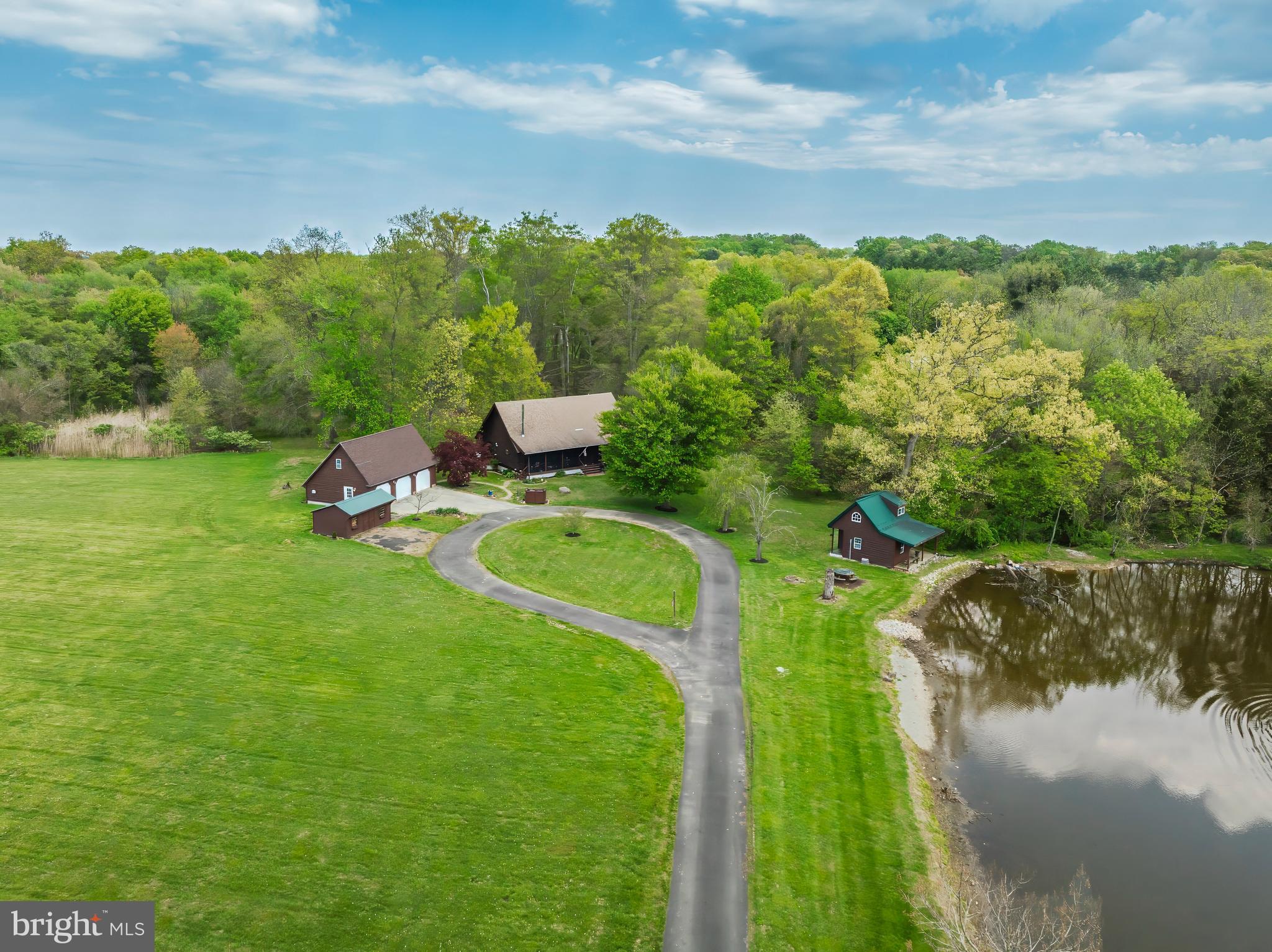 PONDS EDGE - Residential
