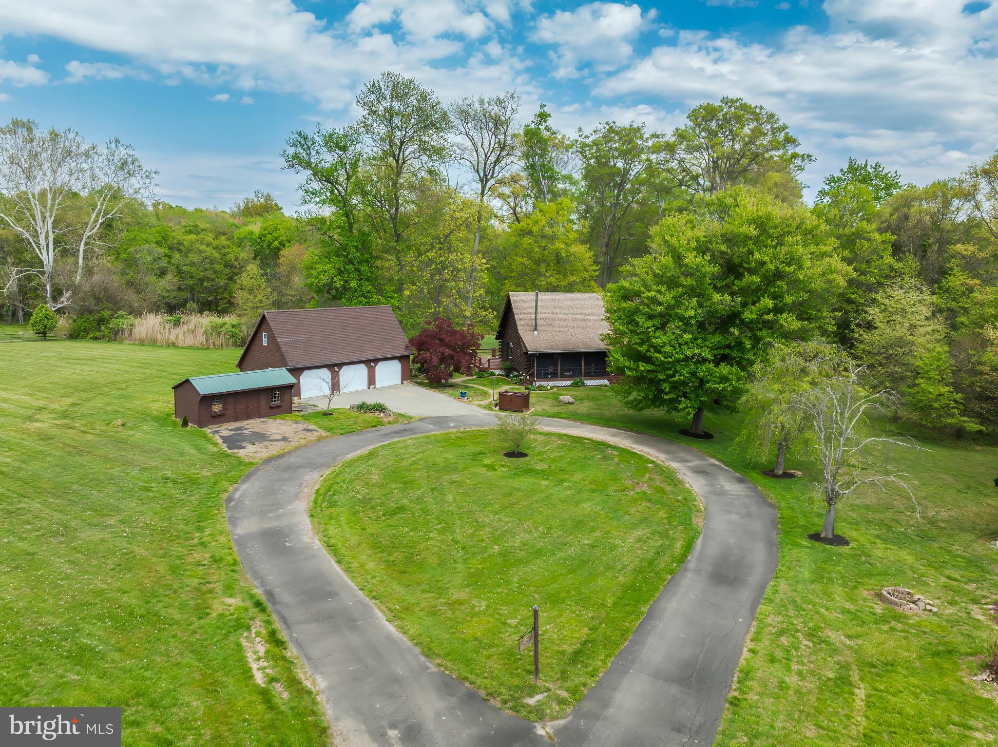 PONDS EDGE - Residential