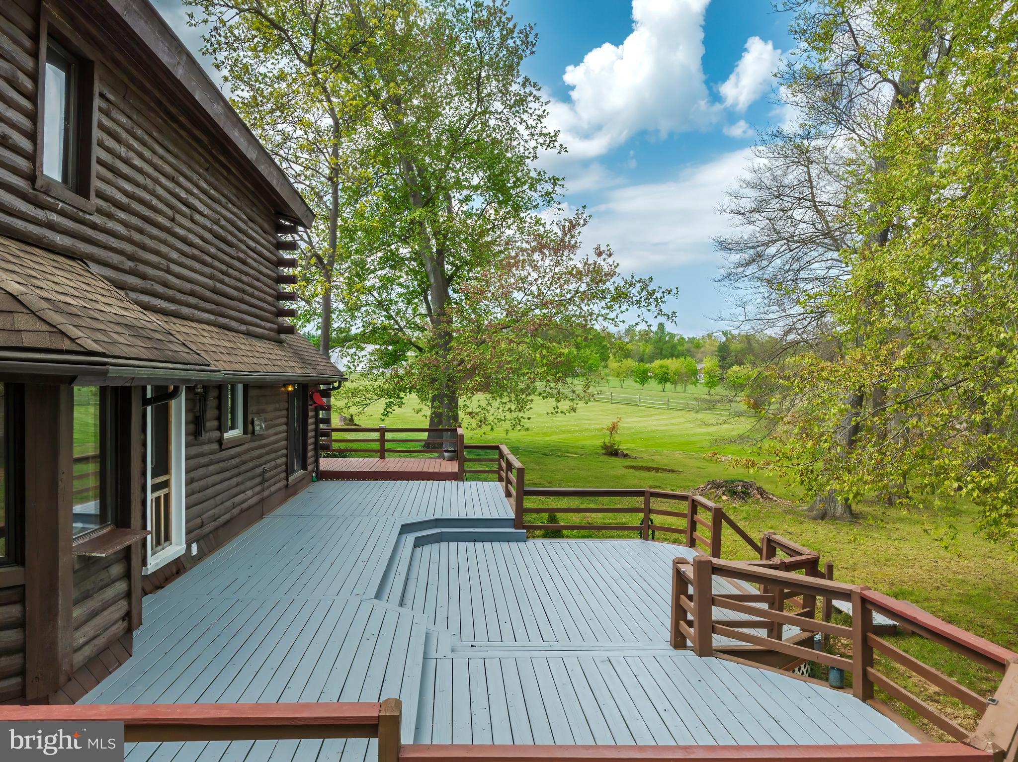 PONDS EDGE - Residential