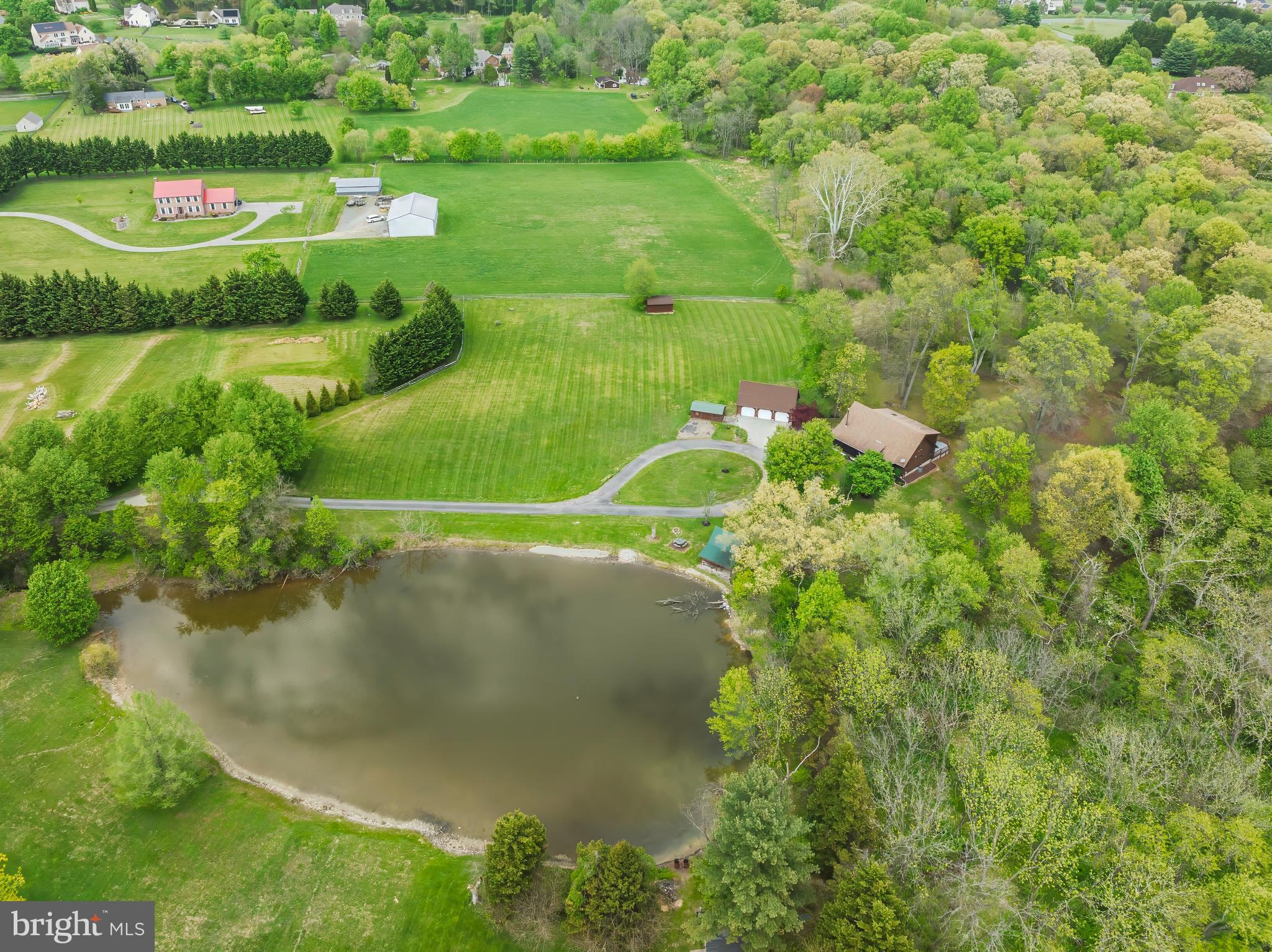 PONDS EDGE - Residential