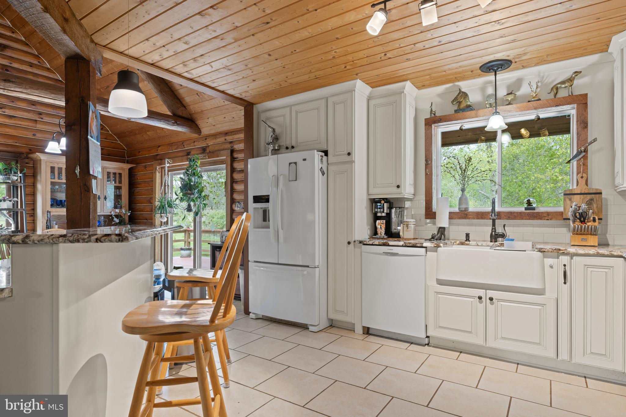 PONDS EDGE - Residential