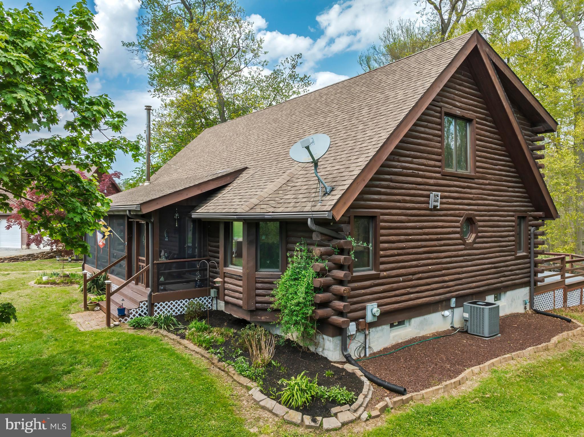 PONDS EDGE - Residential