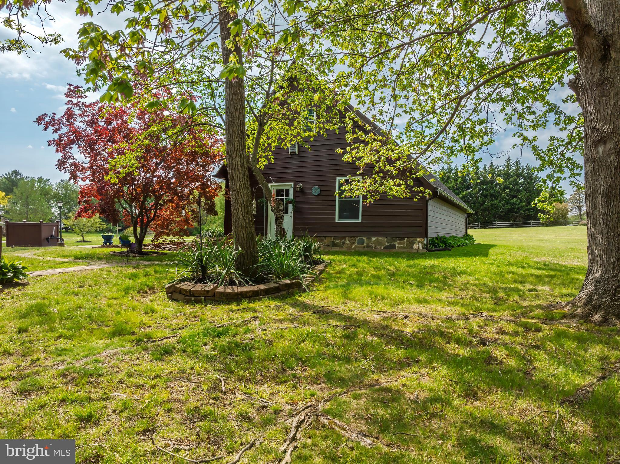 PONDS EDGE - Residential