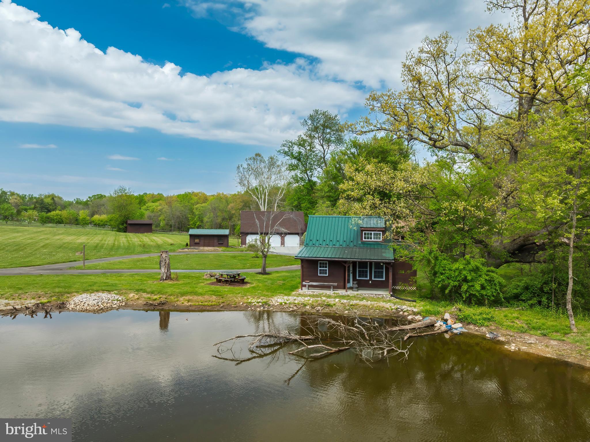 PONDS EDGE - Residential