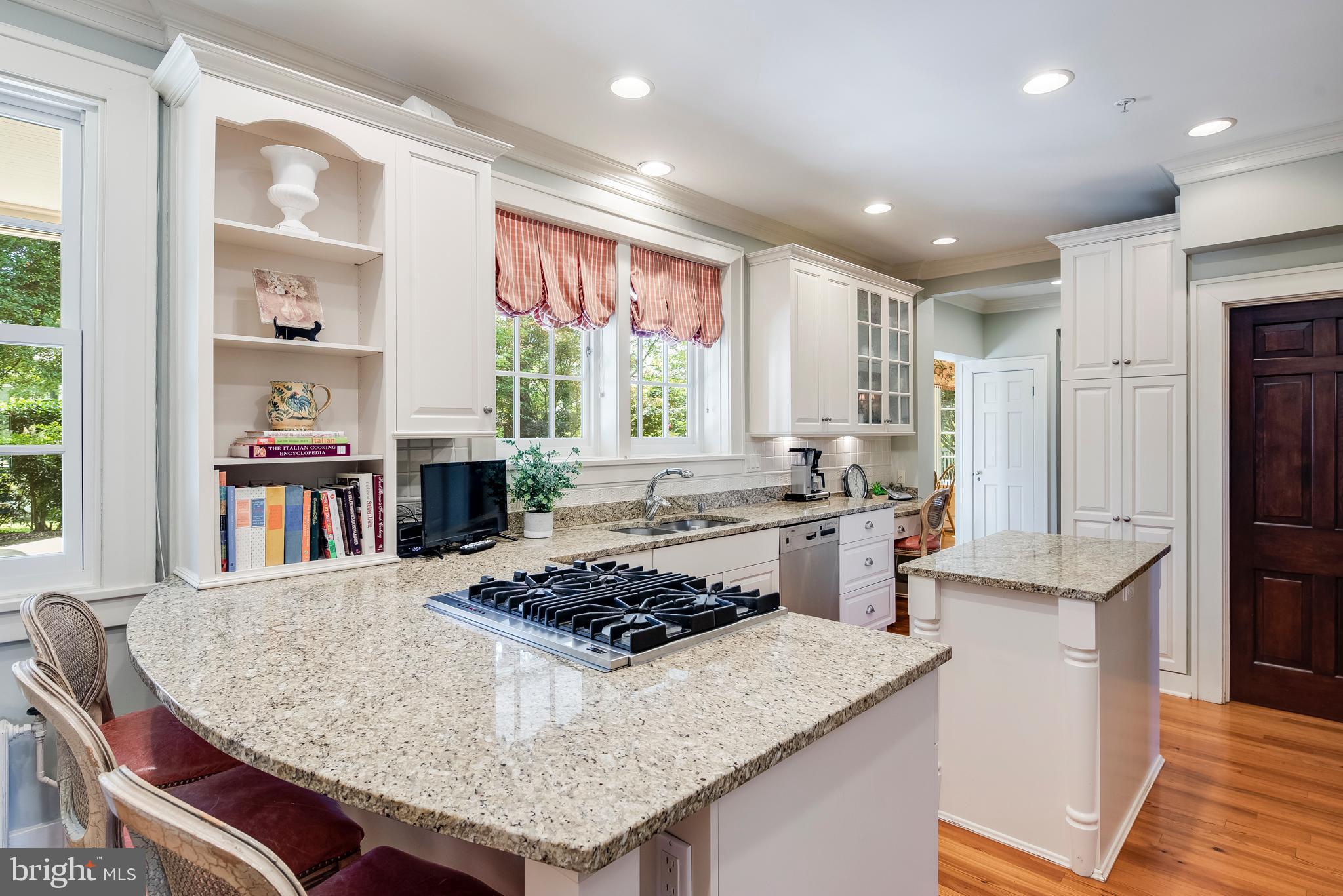 MURRAY HILL - Residential