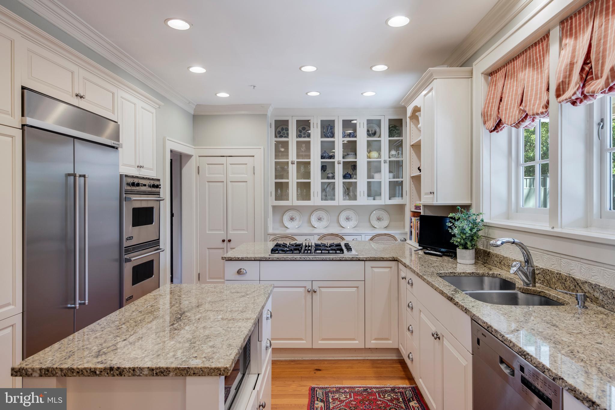 MURRAY HILL - Residential