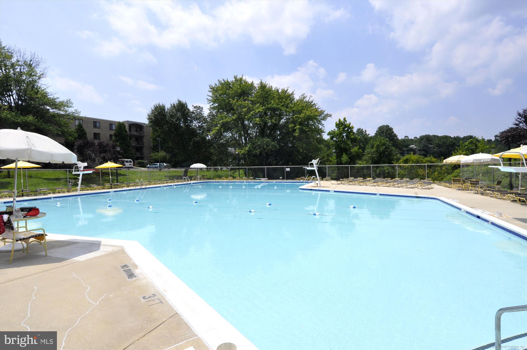 WESTLAKE TOWERS - Residential