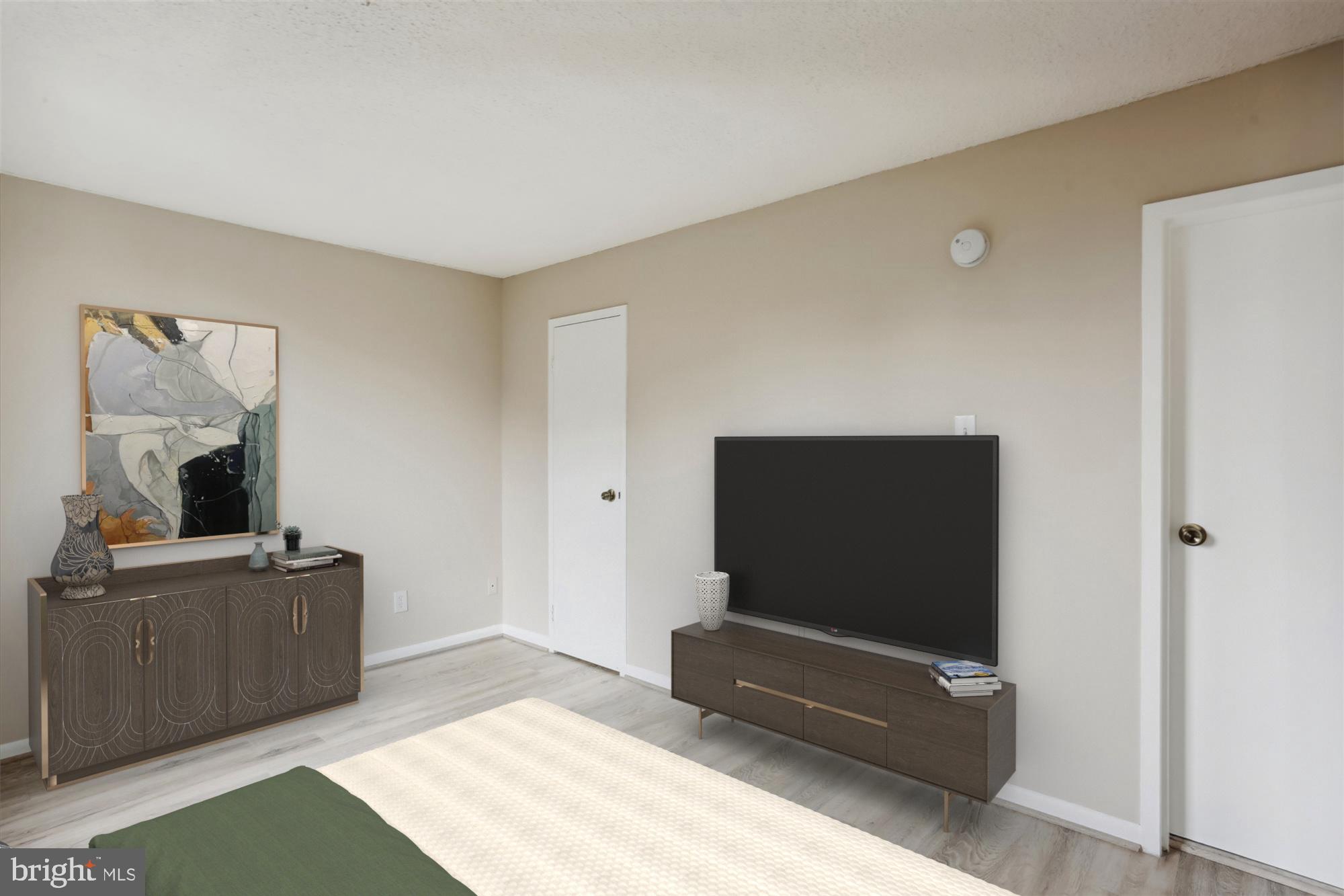 WESTLAKE TOWERS - Residential