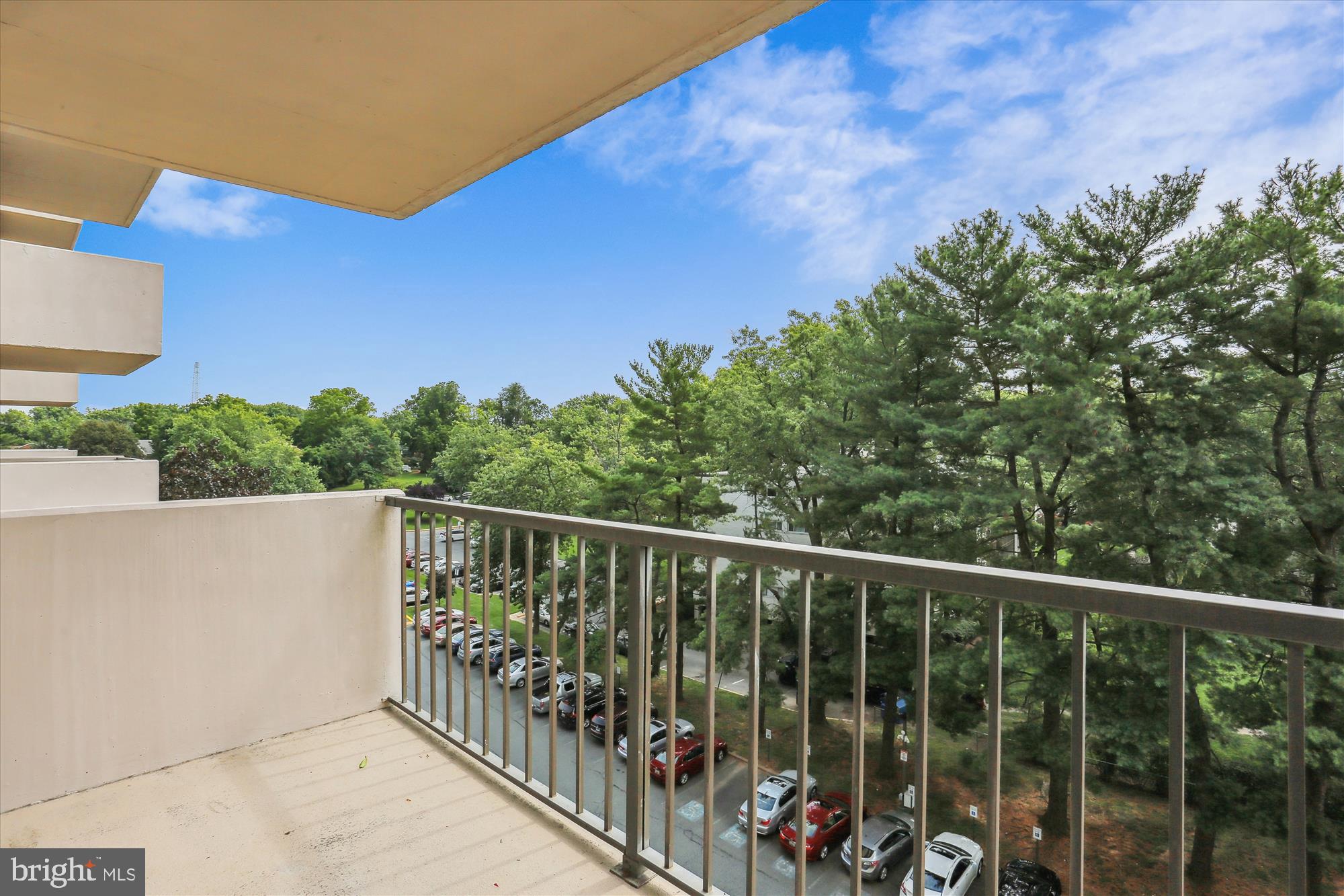 WESTLAKE TOWERS - Residential