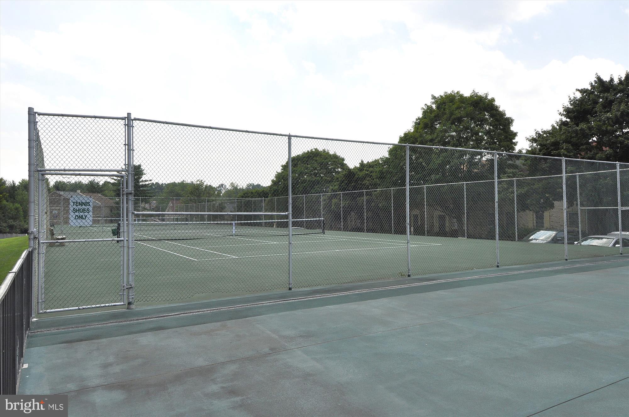 WESTLAKE TOWERS - Residential