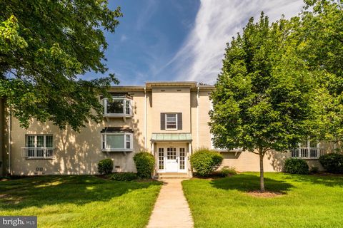 2906 PEYTON RANDOLPH DRIVE 201 FALLS CHURCH VA 22044