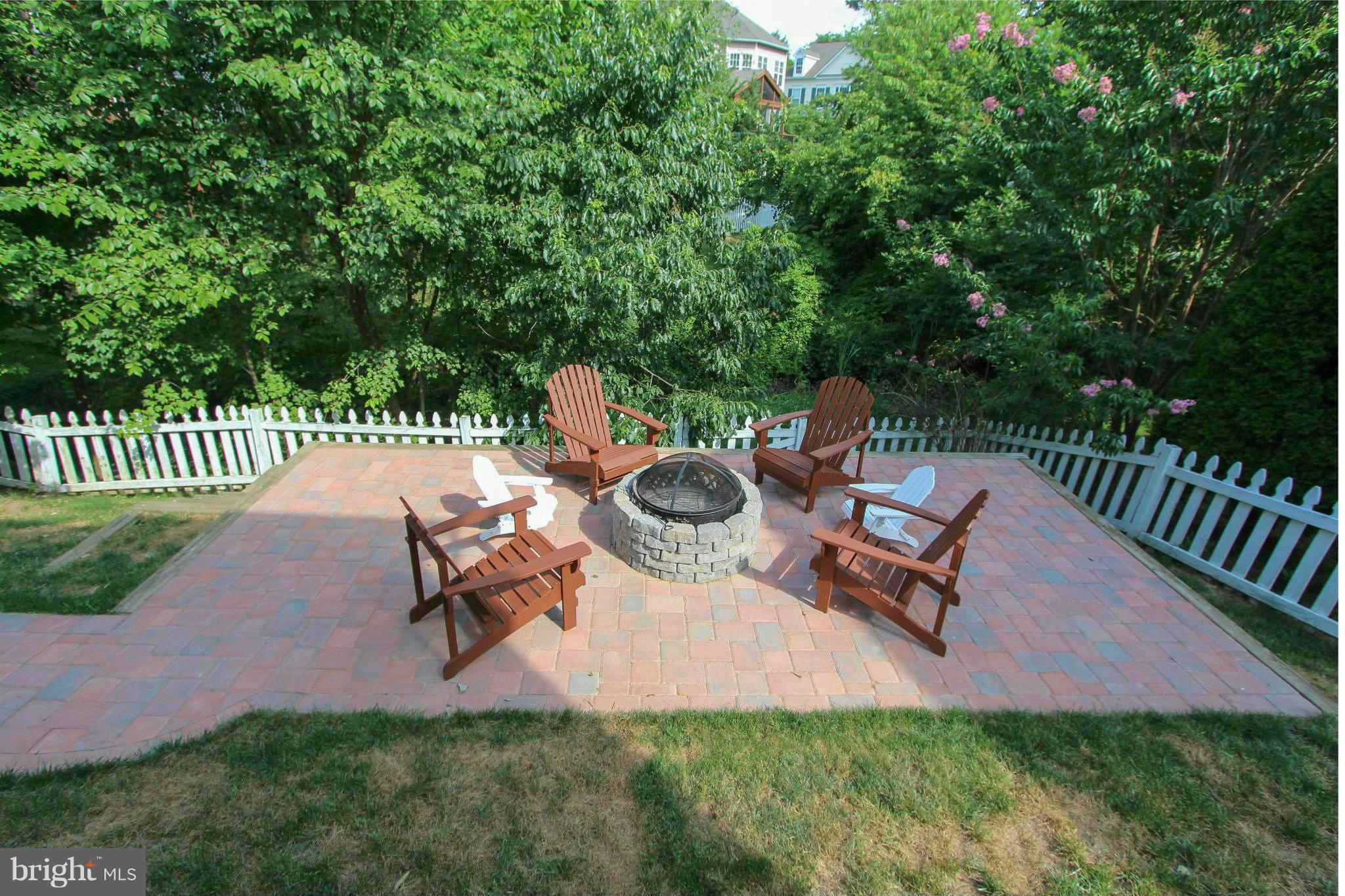 SIGNATURE AT BROADLANDS - Residential