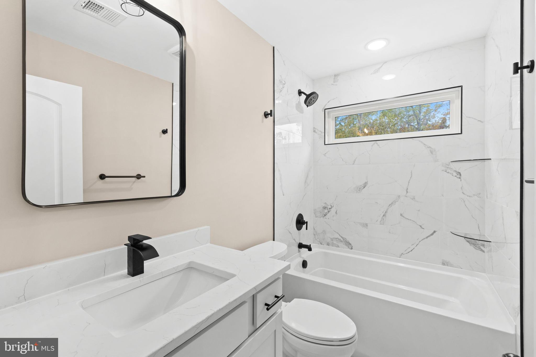 LAKE WILDERNESS - Residential