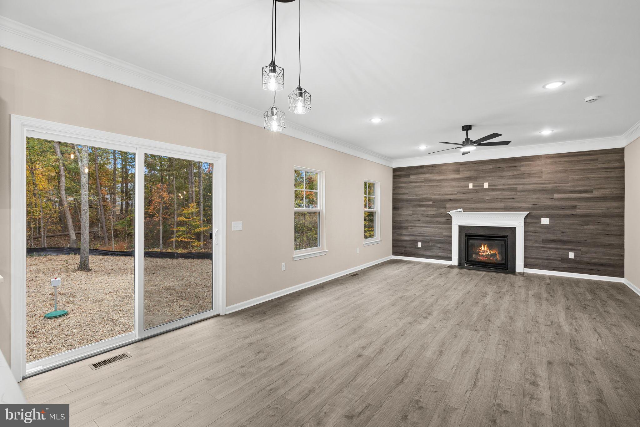 LAKE WILDERNESS - Residential