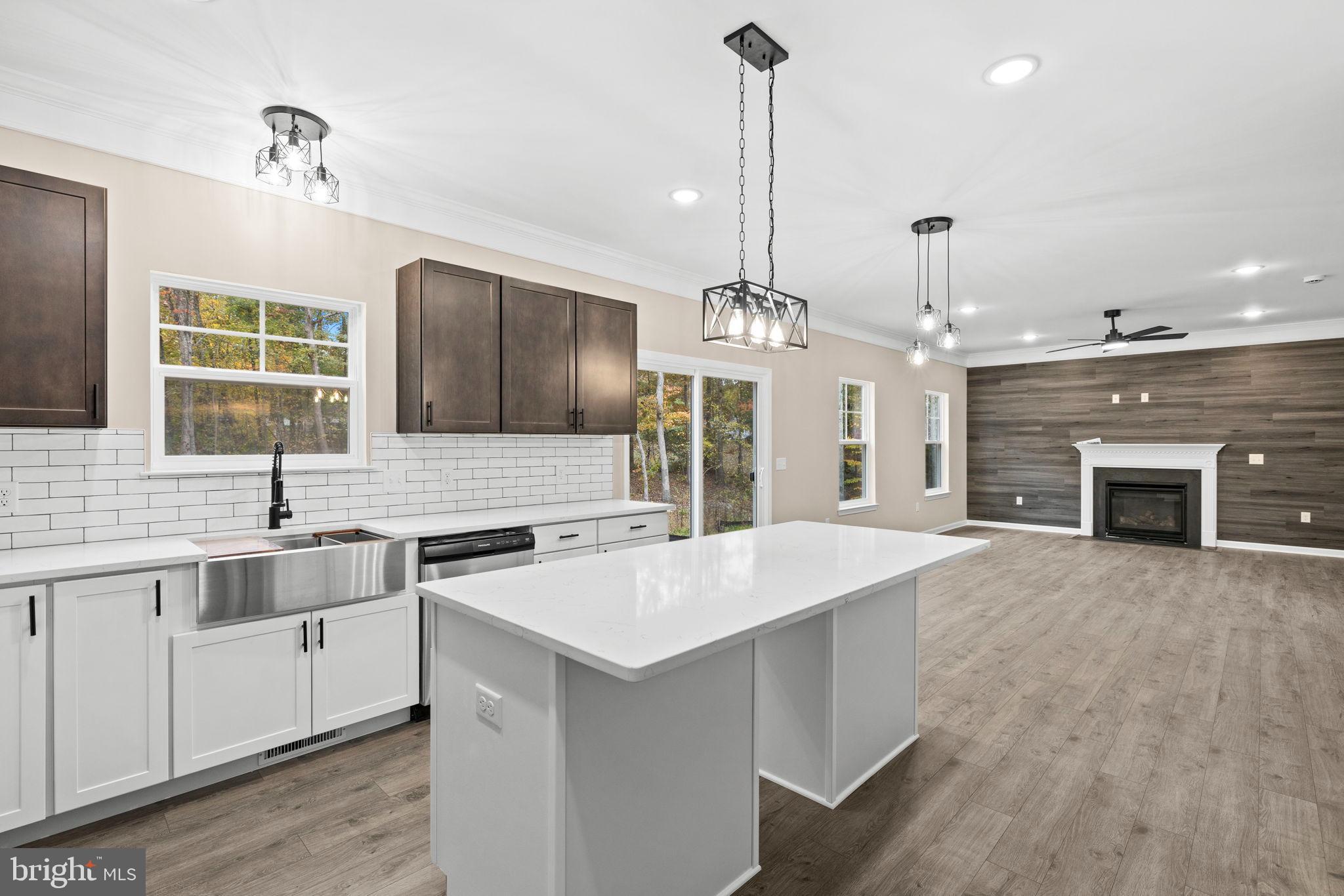 LAKE WILDERNESS - Residential