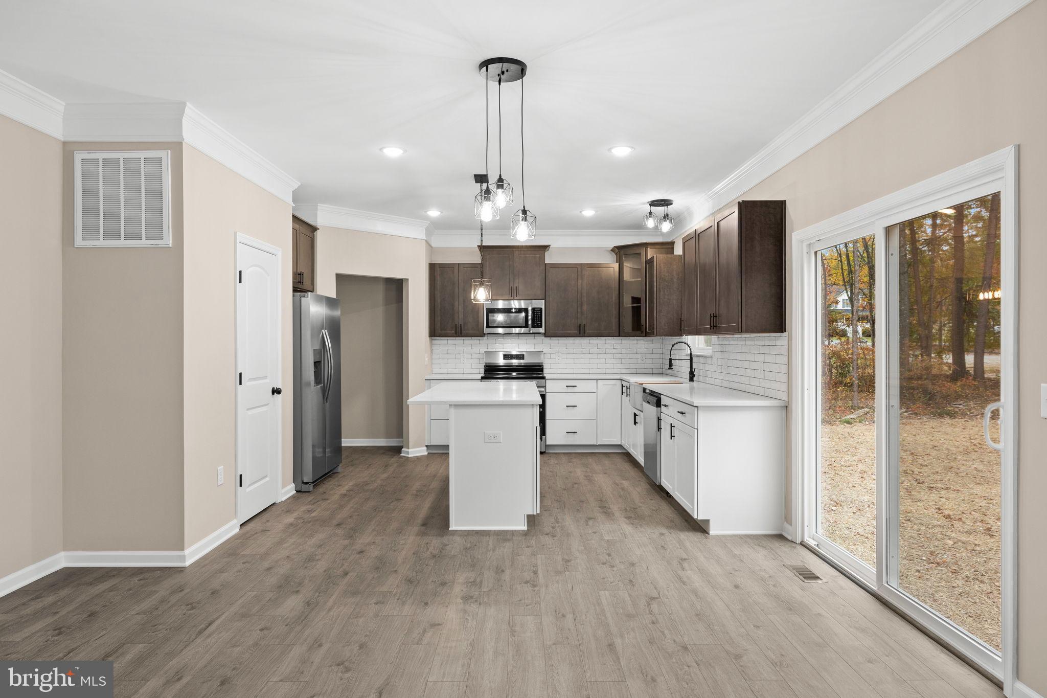 LAKE WILDERNESS - Residential