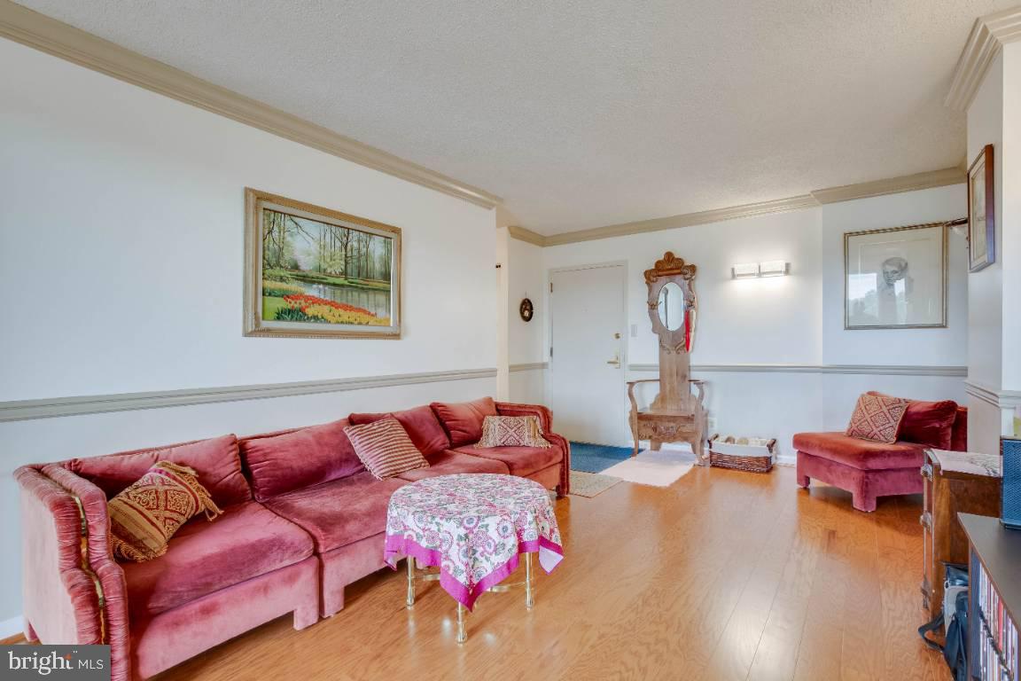 IDYLWOOD TOWERS - Residential