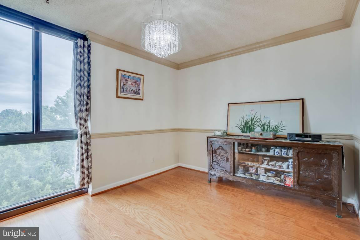 IDYLWOOD TOWERS - Residential