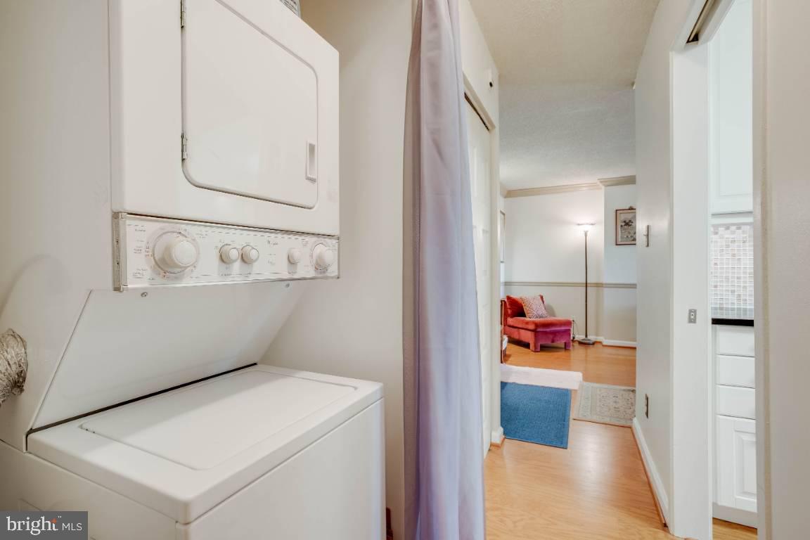 IDYLWOOD TOWERS - Residential