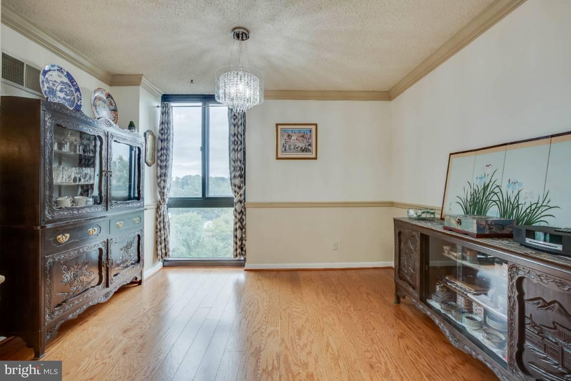 IDYLWOOD TOWERS - Residential