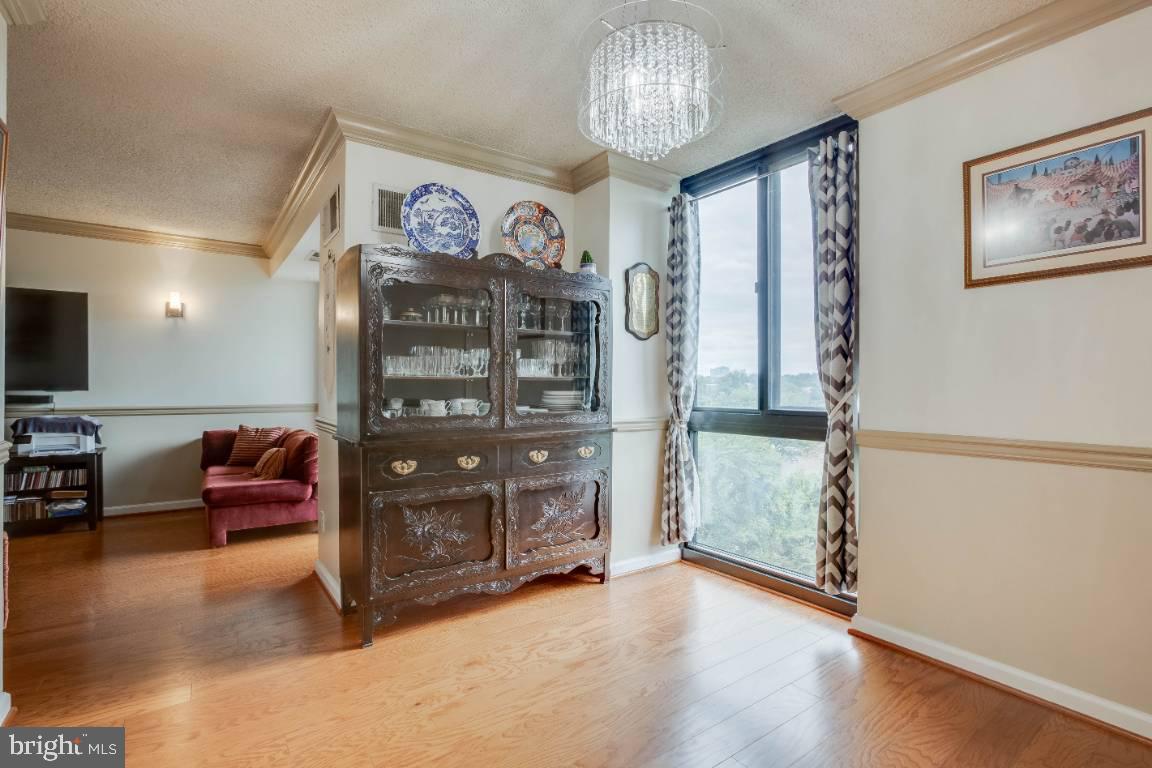 IDYLWOOD TOWERS - Residential