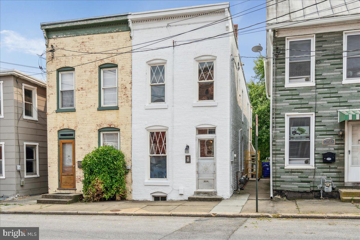 DOWNTOWN FREDERICK - Residential