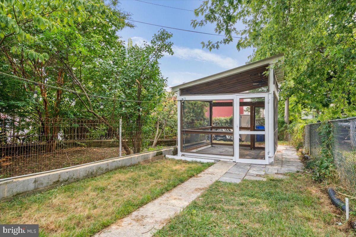 DOWNTOWN FREDERICK - Residential