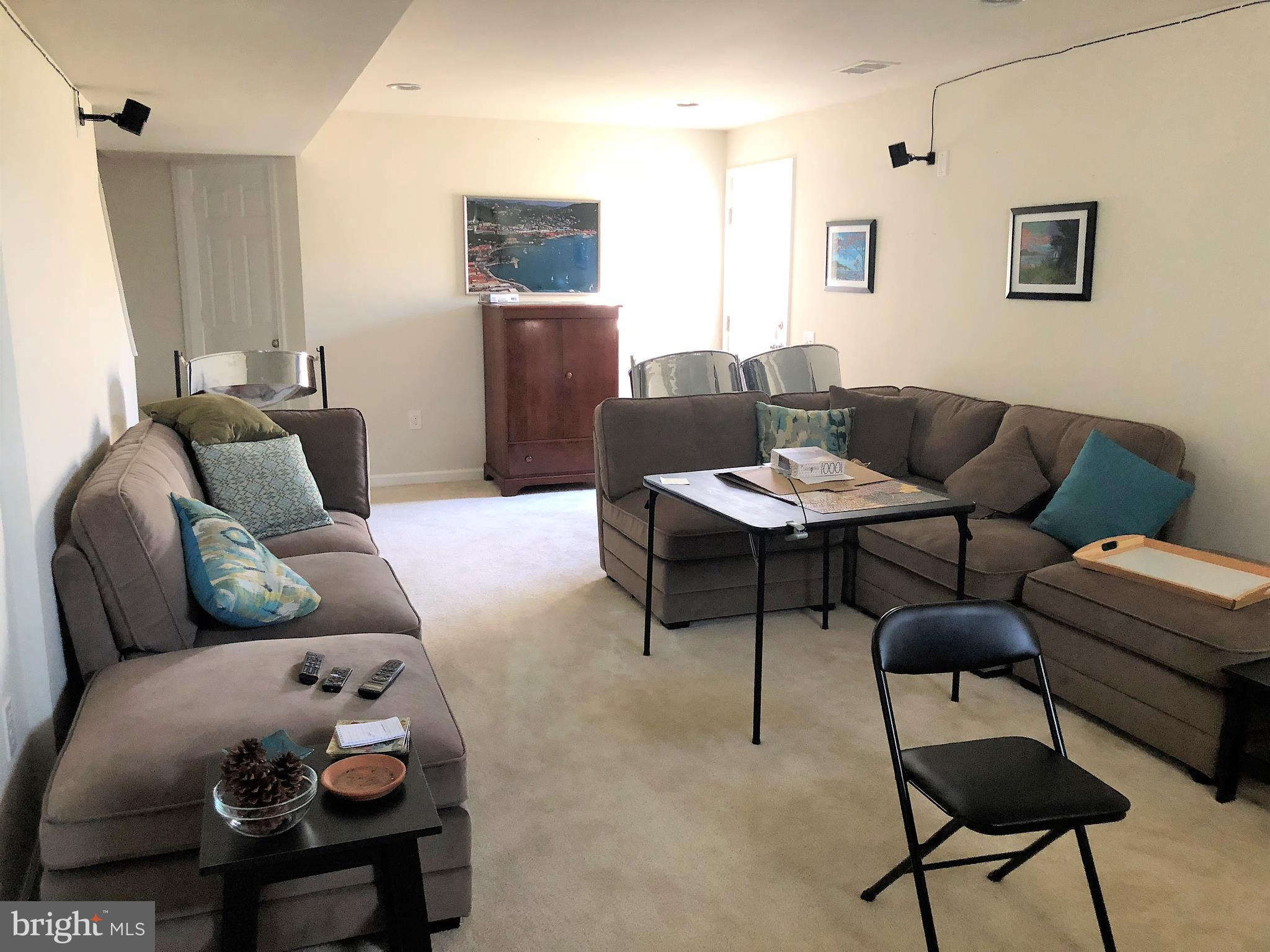 STAFFORD LAKES VILLAGE - Residential Lease