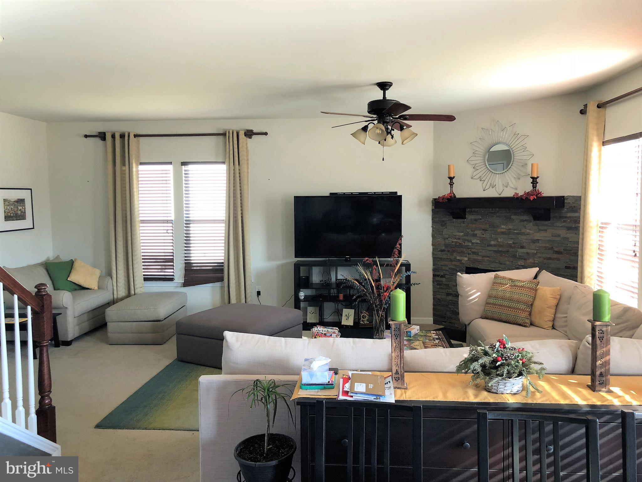 STAFFORD LAKES VILLAGE - Residential Lease