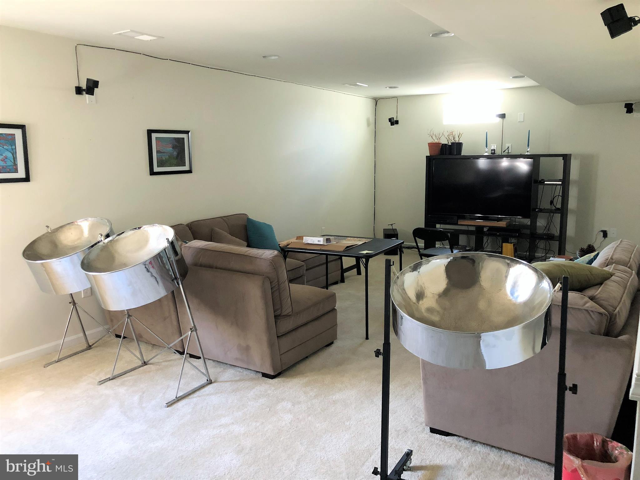 STAFFORD LAKES VILLAGE - Residential Lease