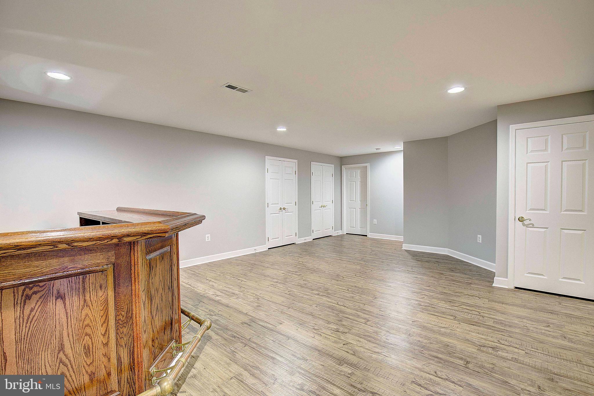 SOUTH RIVER COLONY - Residential