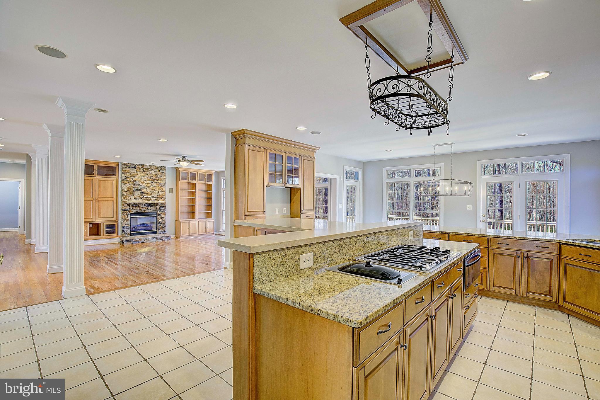 SOUTH RIVER COLONY - Residential