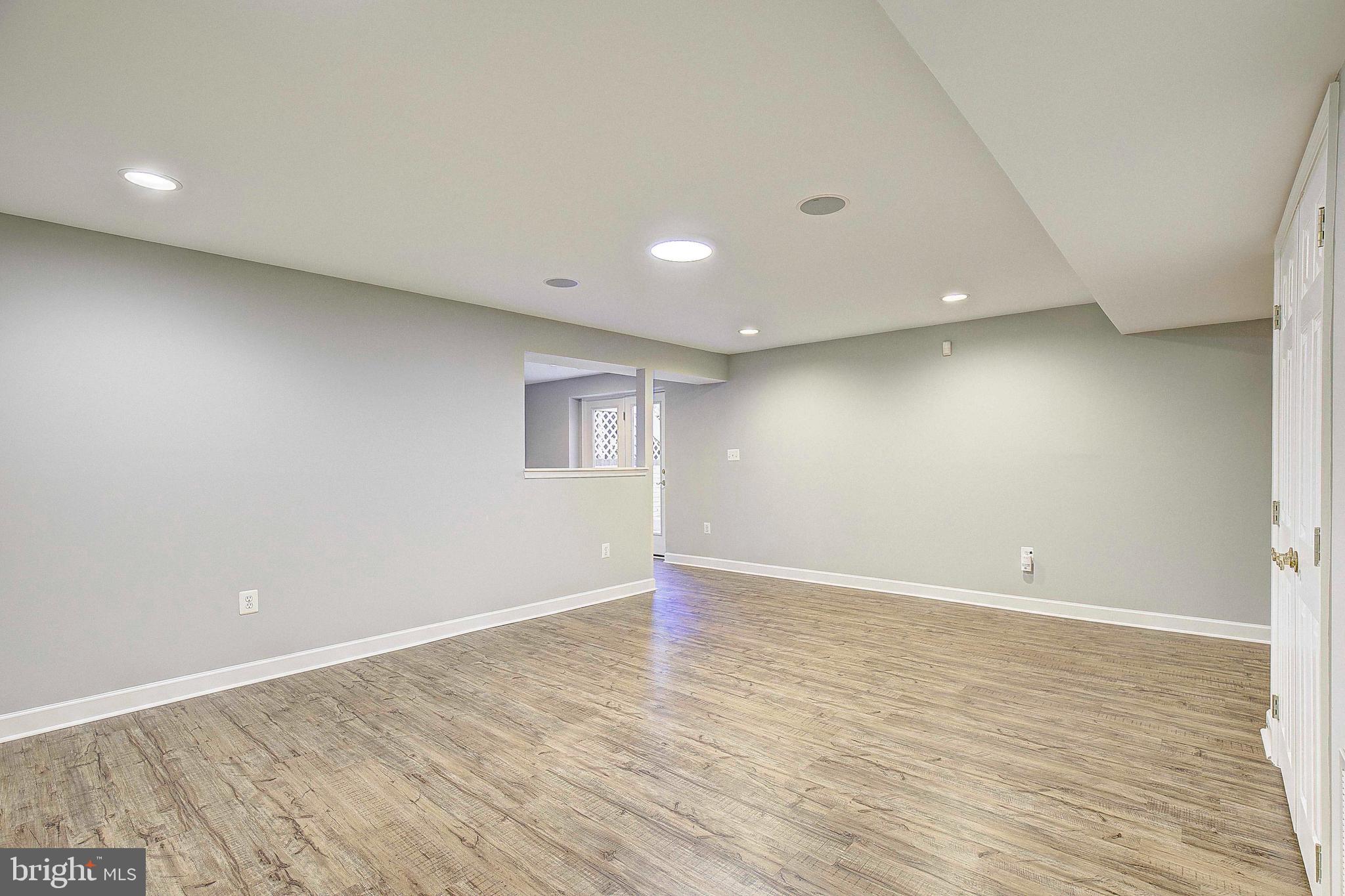 SOUTH RIVER COLONY - Residential