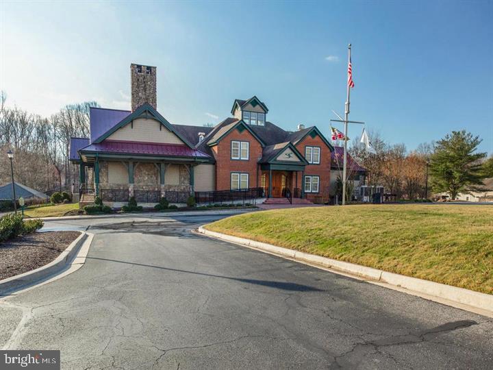 SOUTH RIVER COLONY - Residential