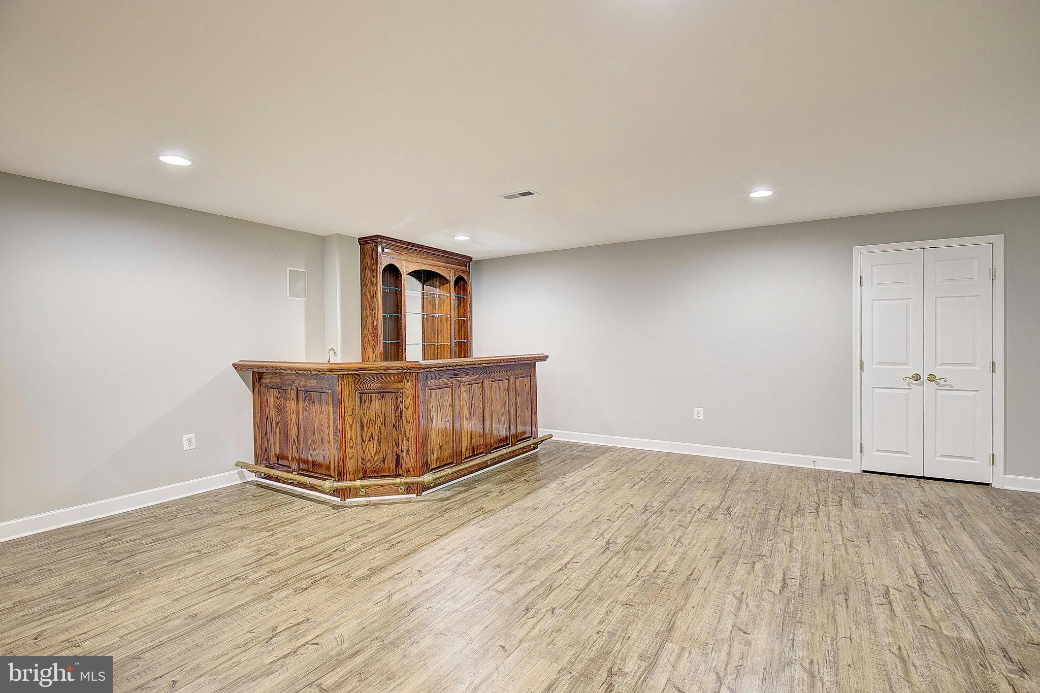 SOUTH RIVER COLONY - Residential