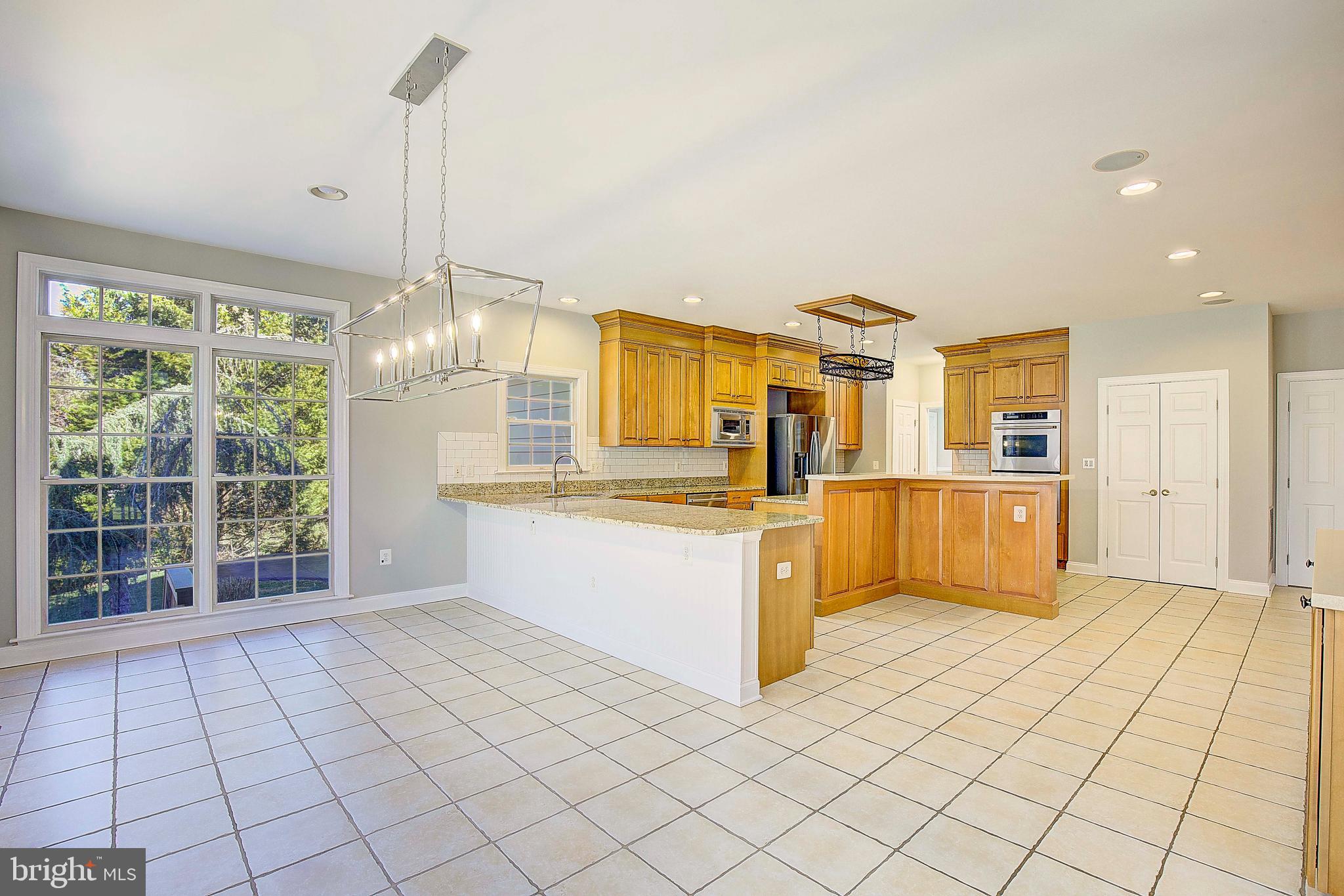 SOUTH RIVER COLONY - Residential