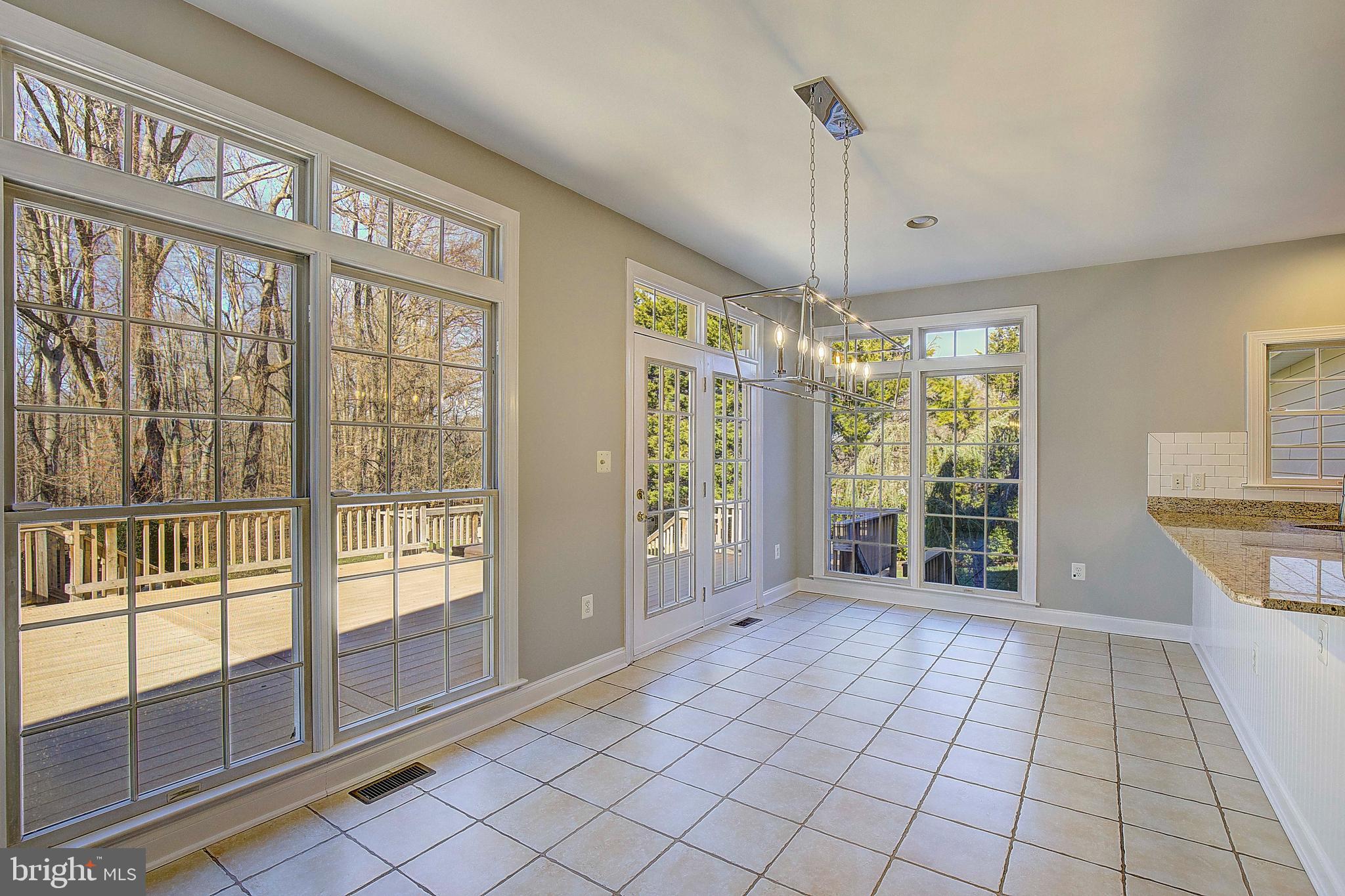 SOUTH RIVER COLONY - Residential