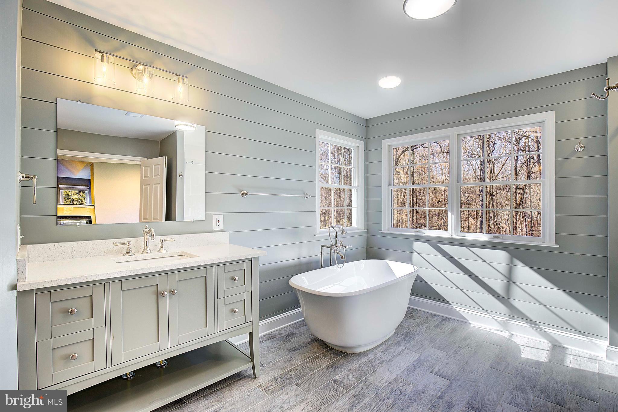 SOUTH RIVER COLONY - Residential