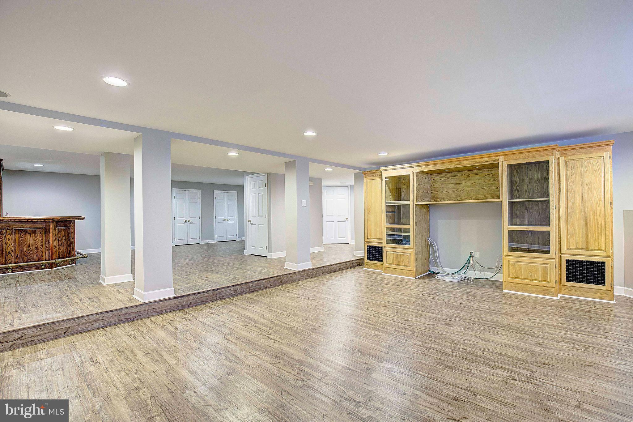 SOUTH RIVER COLONY - Residential