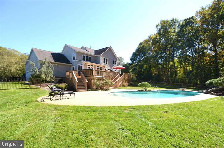 SOUTH RIVER COLONY - Residential