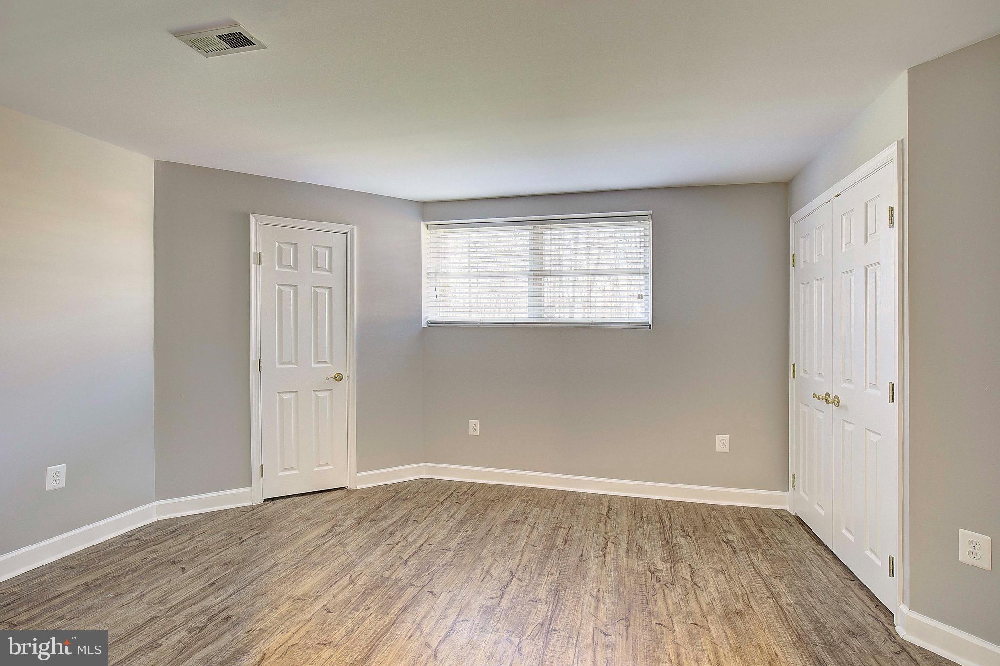 SOUTH RIVER COLONY - Residential