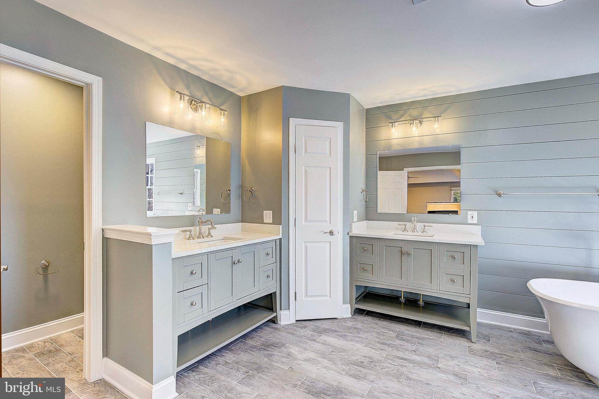 SOUTH RIVER COLONY - Residential