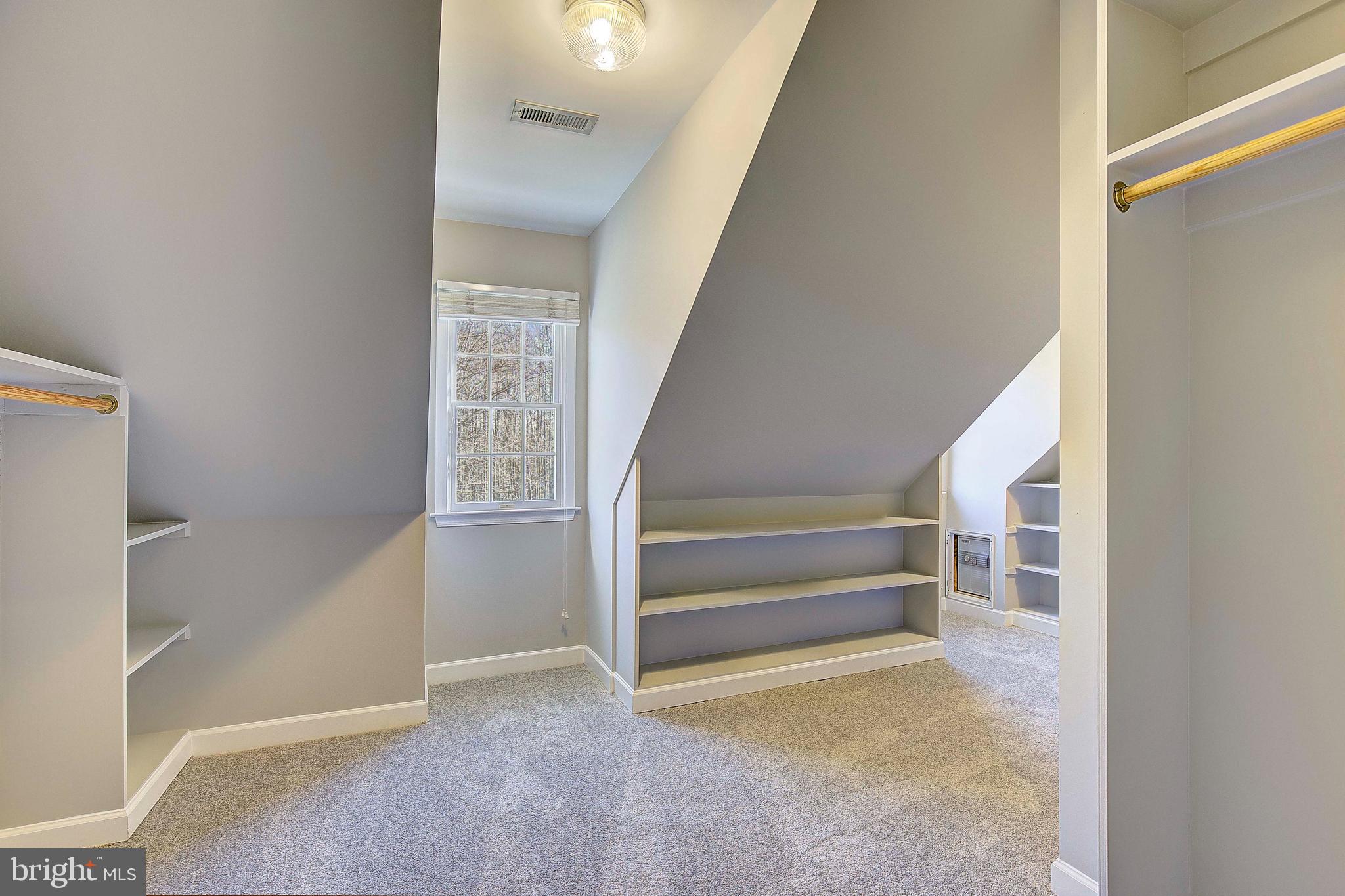 SOUTH RIVER COLONY - Residential